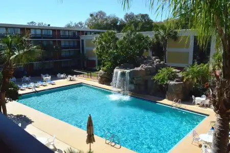 Opal & Suites - 10