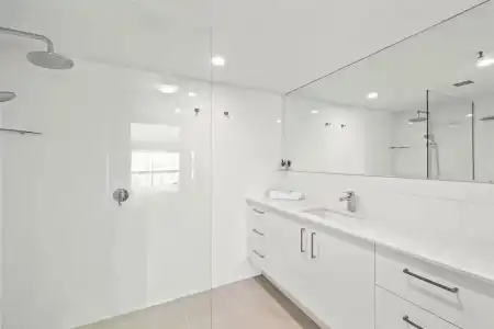 Gemini Court Holiday Apartments - 548