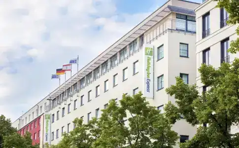Holiday Inn Express BERLIN CITY CENTRE by IHG - 0