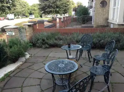 Acorn Guest House - 12