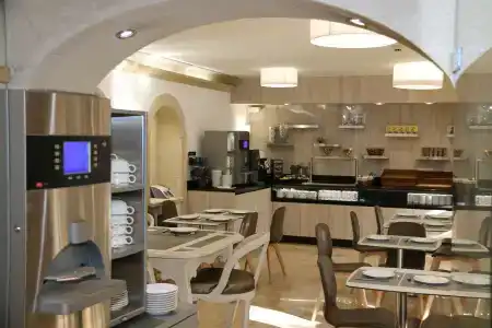 Golden Tulip Cannes de Paris - 28
