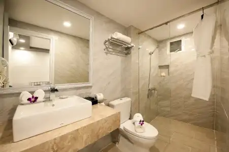 Adora - 37