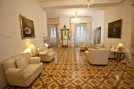 Antiq Palace - Historics of Europe - 6