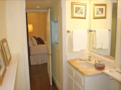27 State Street Bed & Breakfast - 7