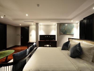 The Chi Novel Hostel - 111