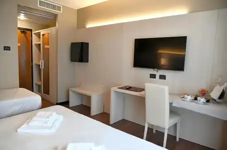 Yachting Mistral - 82