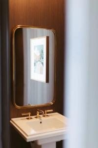 Clayton and Members Club - 61