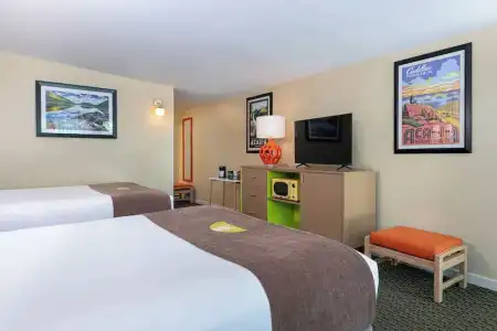 Bar Harbor Motel - 59