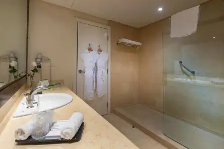 Grand Rotana Resort and Spa - 11
