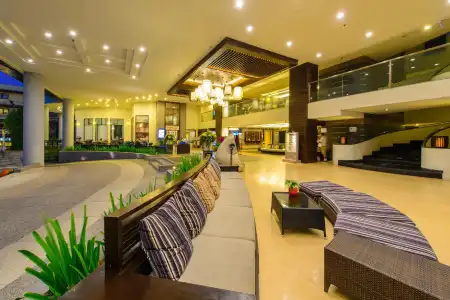 Deevana Plaza Phuket - 28