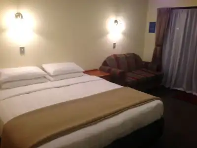 Half Moon Bay Motel - 2