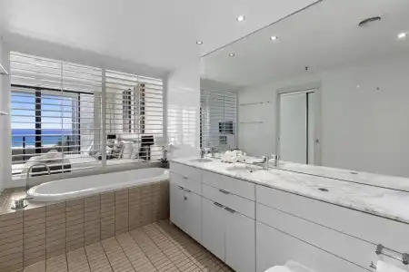 Ultra Broadbeach - 168