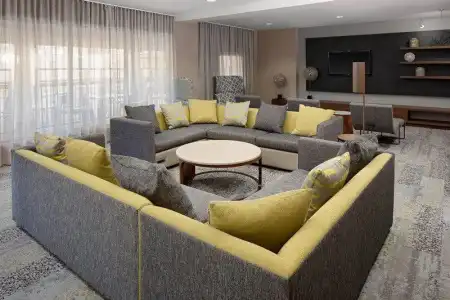 Courtyard by Marriott Houston Rice University - 36