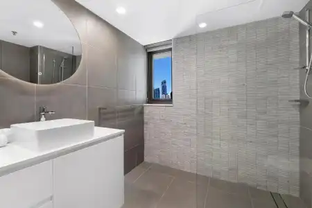 Surfers Century Oceanside Apartments - 206