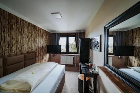 Robrooks Garni - 27