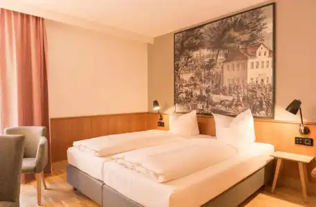 Bayerischer Hof - 76