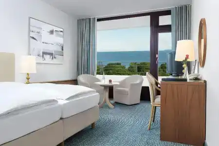 PLAZA Premium - 3