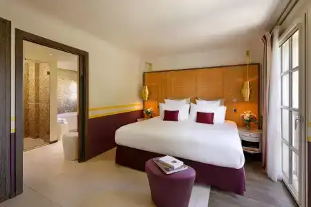Hôtel de Paris - 97