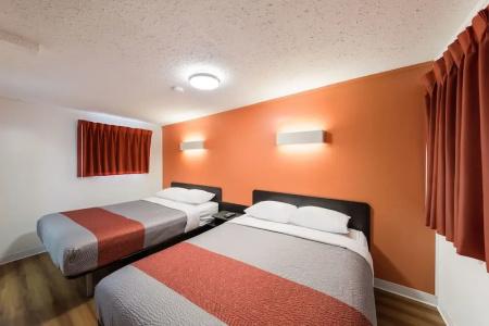 Motel 6 Cranbrook, BC - 101