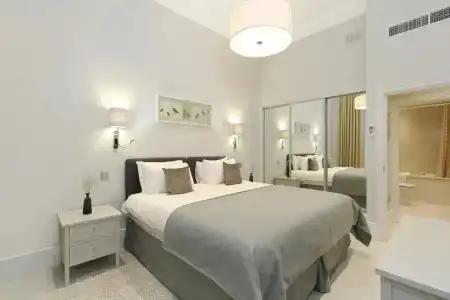 Queensgate Court - 111