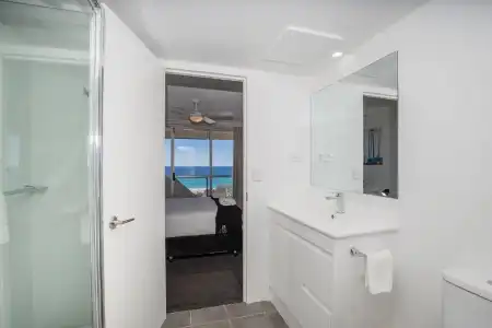 Baronnet Apartments - 208