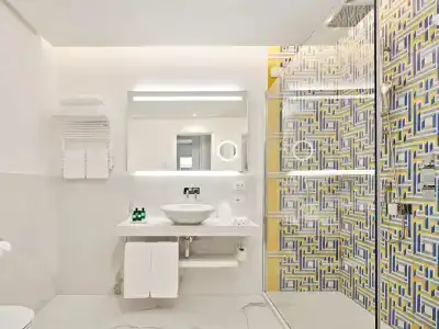 De Bonart Naples, Curio Collection by Hilton - 9