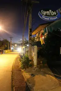 Sarm Mork Guesthouse - 3