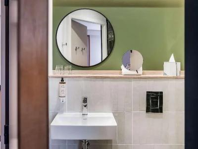 Mercure Chartres Est - 96