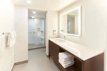 Holiday Inn & Suites Ottawa Kanata by IHG - 107