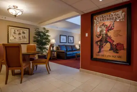 Howard Johnson by Wyndham Anaheim and Water Playground - 10