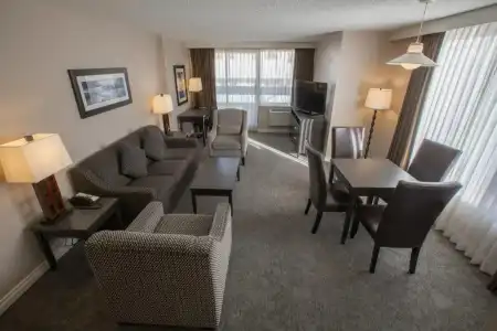 Embassy Inn - 91
