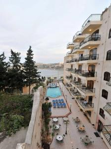 White Dolphin Complex - 13