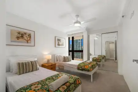Surfers Century Oceanside Apartments - 198