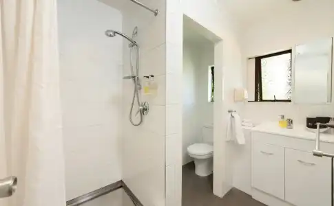 Cobblestone Court Motel – Wenzel Motels - 7