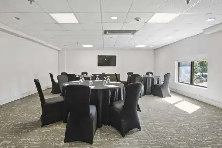 DoubleTree by Hilton Columbus - 26