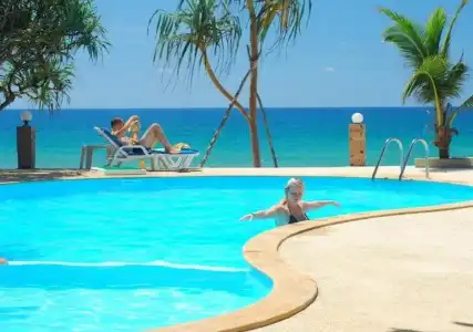 Lanta Nice Beach Resort - 11