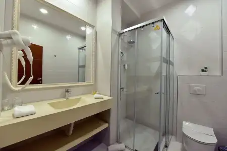 Lazaro - 132