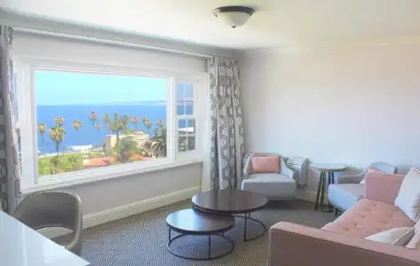 La Valencia - 82