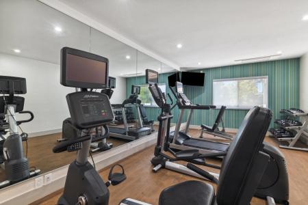 Holiday Inn Express & Suites Mountain View Silicon Valley by IHG - 31