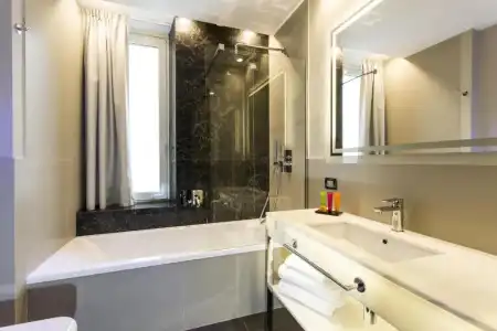 The Glam - 37