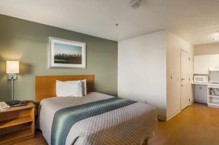 HomeTowne Studios By Red Roof Denver - Airport/ Aurora - 25