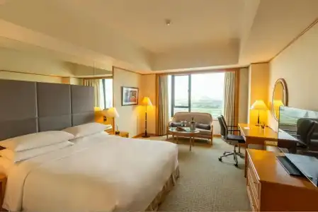Renaissance Riverside Saigon - 69