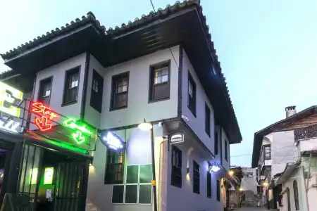 Pera Boutique - 0