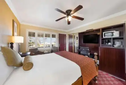 Clarion Collection Wilkie's Inn Pacific Grove - Monterey - 39
