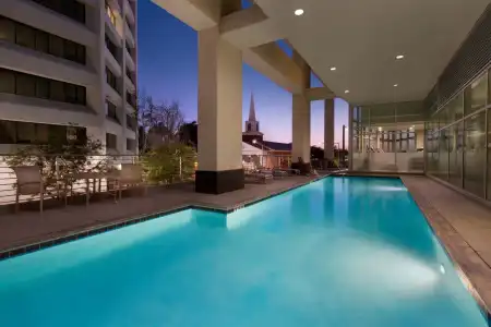 Embassy Suites Los Angeles - Glendale - 13