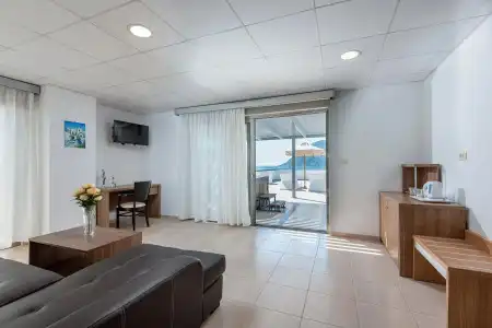 Royal Bay - 39