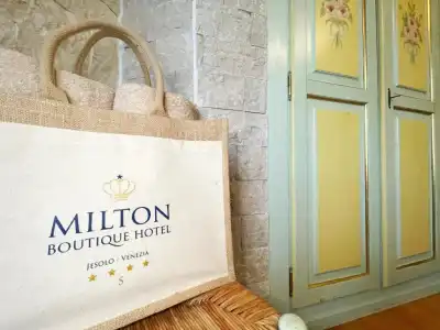 Milton Boutique - 27