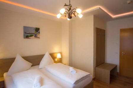 Bernstein Acamed Resort - 41