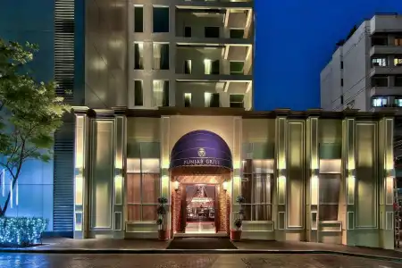 Radisson Suites Bangkok Sukhumvit - 40