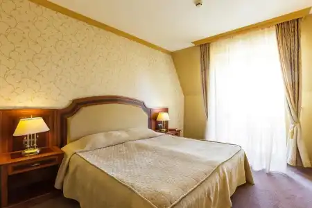Romance & Family Suites - 100